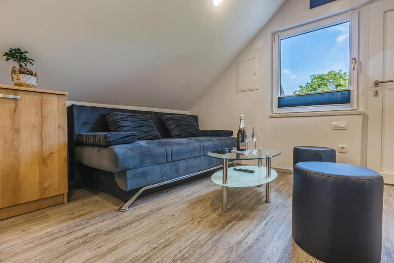Appartamento Blue Door - Studio Lesce  Esterno foto